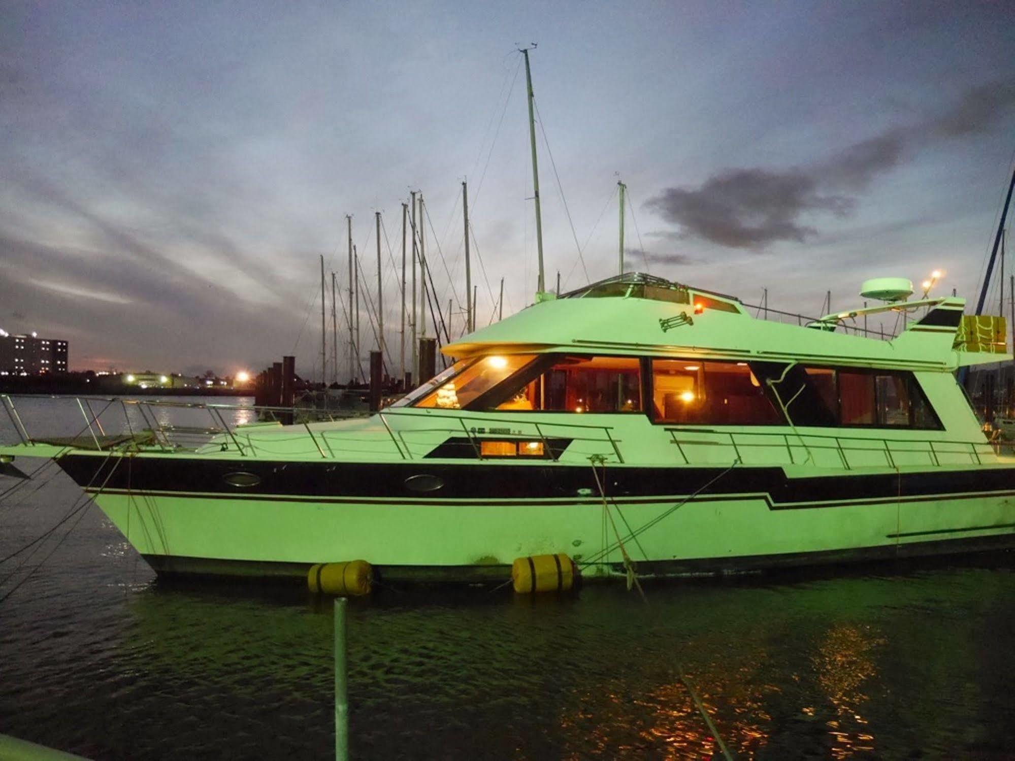 Hotel Hull Hokko Marina 2*